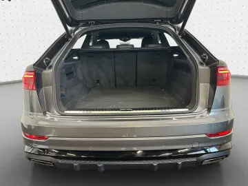 Audi Q8 55 TFSI quattro S line Navi Matrix Alu AHK HU