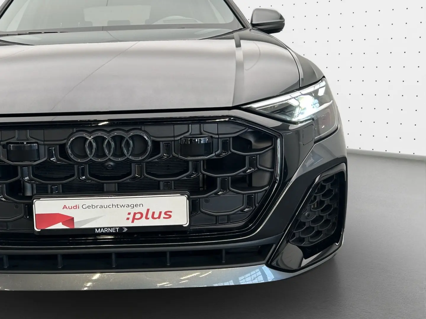 Audi Q8 55 TFSI quattro S line Navi Matrix Alu AHK HU