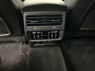 Audi Q8 55 TFSI quattro S line Navi Matrix Alu AHK HU