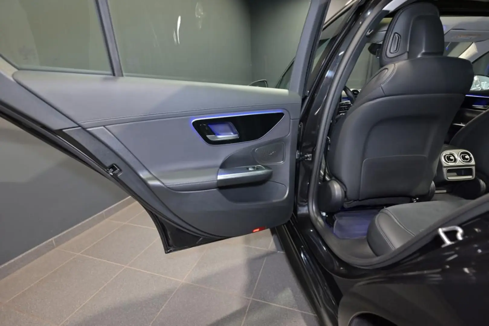 C 200 AMG LED KAMERA SHZ SHD BUSINESS TOTW