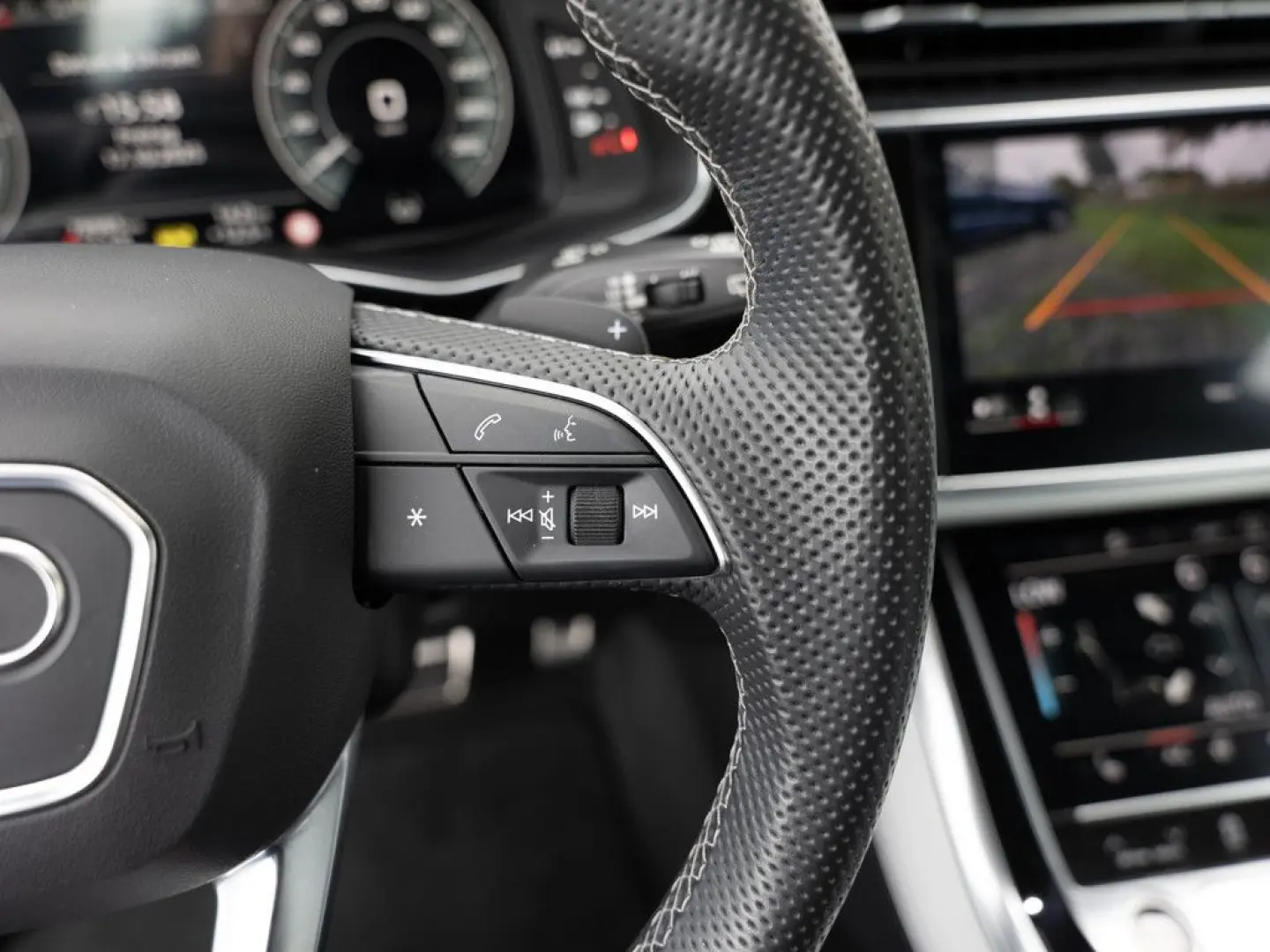 Q8 55 TFSI e quattro S-Line AHK HUD 360  LED SHZ