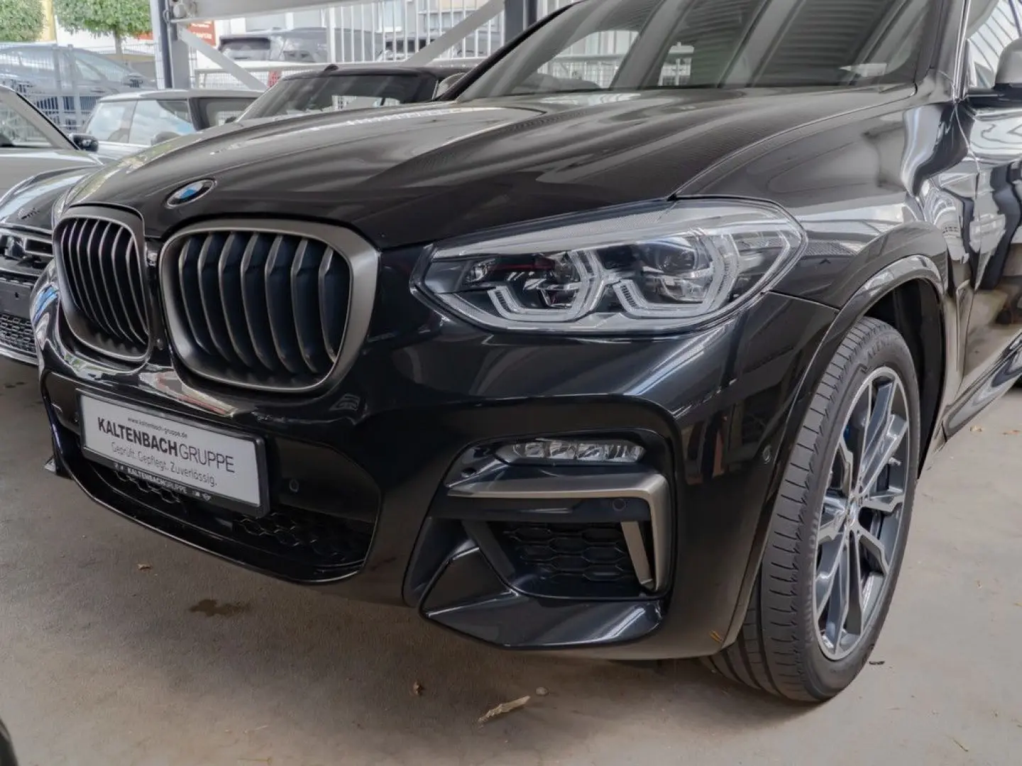X4 M40i HUD 360
