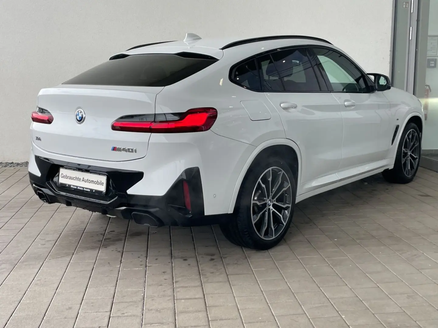 X4 M40i