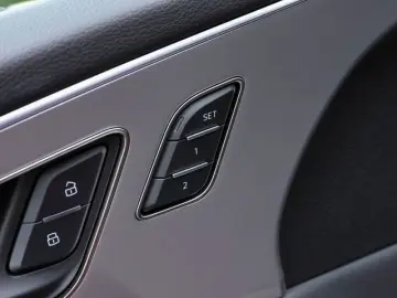 Q8 55 TFSI quattro S line Matrix LED HuD AHK Pan