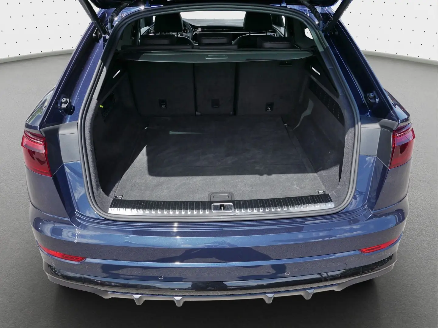 Q8 55 TFSI quattro S line air Tour 360  Matrix