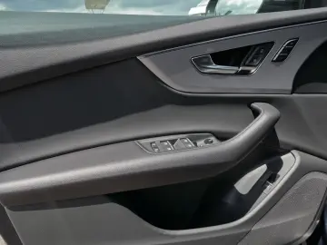 Q8 55 TFSI quattro S line air Tour 360  Matrix