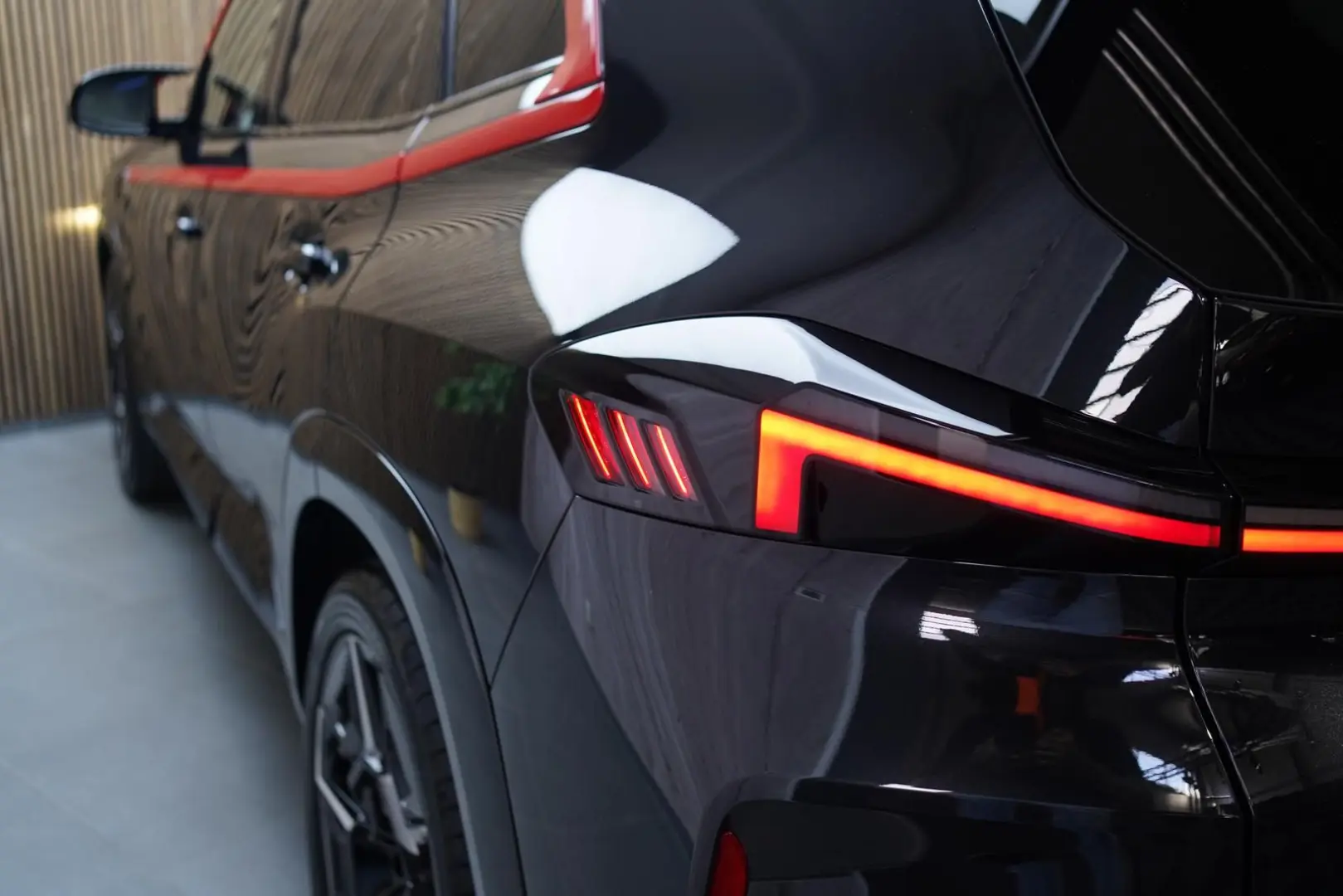 XM50e   B&W   Massage   Integral   SoftCl   HUD