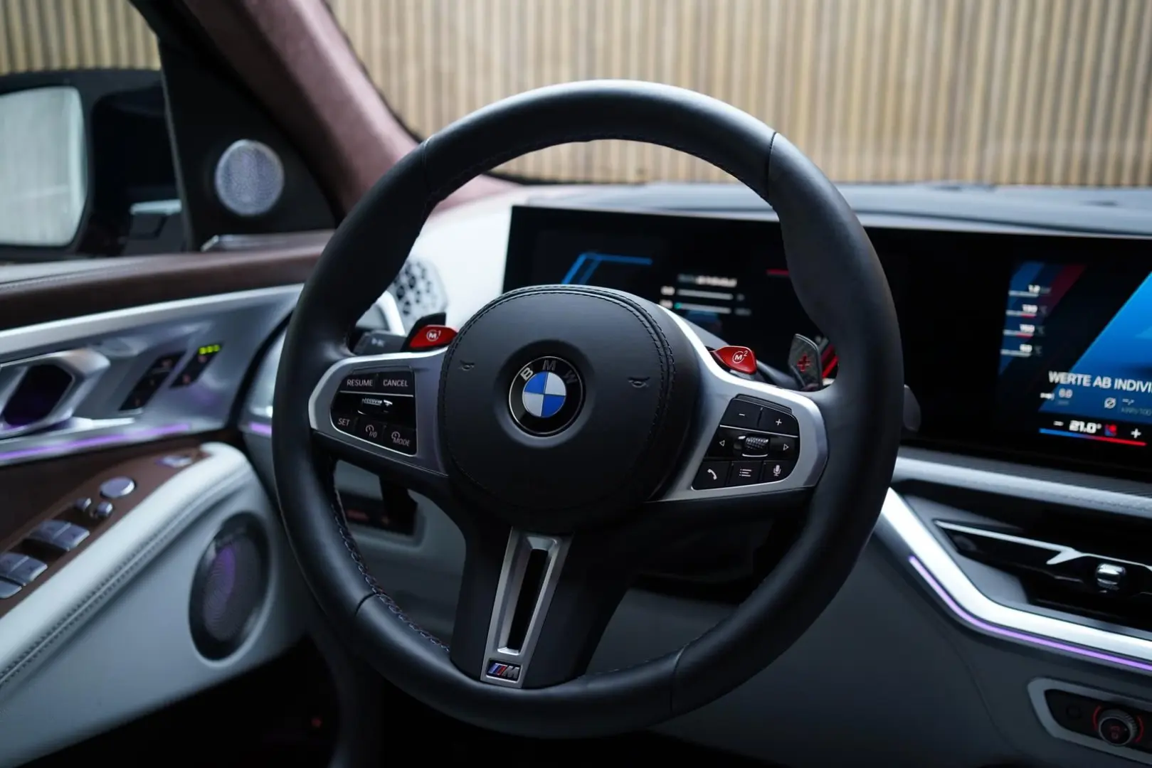 XM50e   B&W   Massage   Integral   SoftCl   HUD