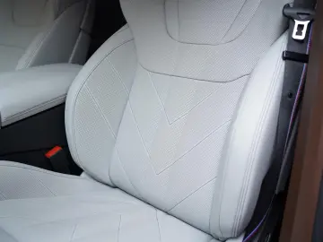 XM50e   B&W   Massage   Integral   SoftCl   HUD