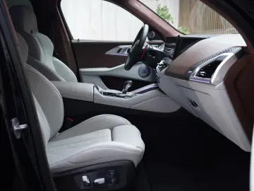 XM50e   B&W   Massage   Integral   SoftCl   HUD