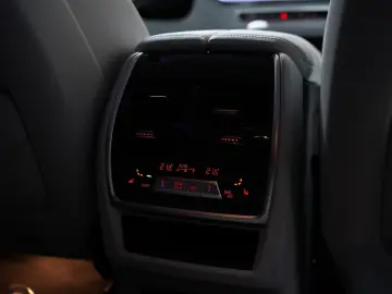 XM50e   B&W   Massage   Integral   SoftCl   HUD