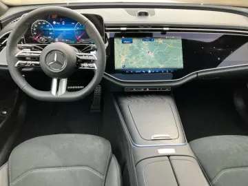 E 200 AMG Superscreen Night Panorama-SD