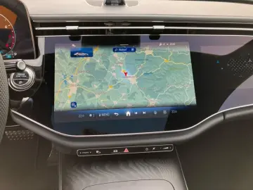 E 200 AMG Superscreen Night Panorama-SD