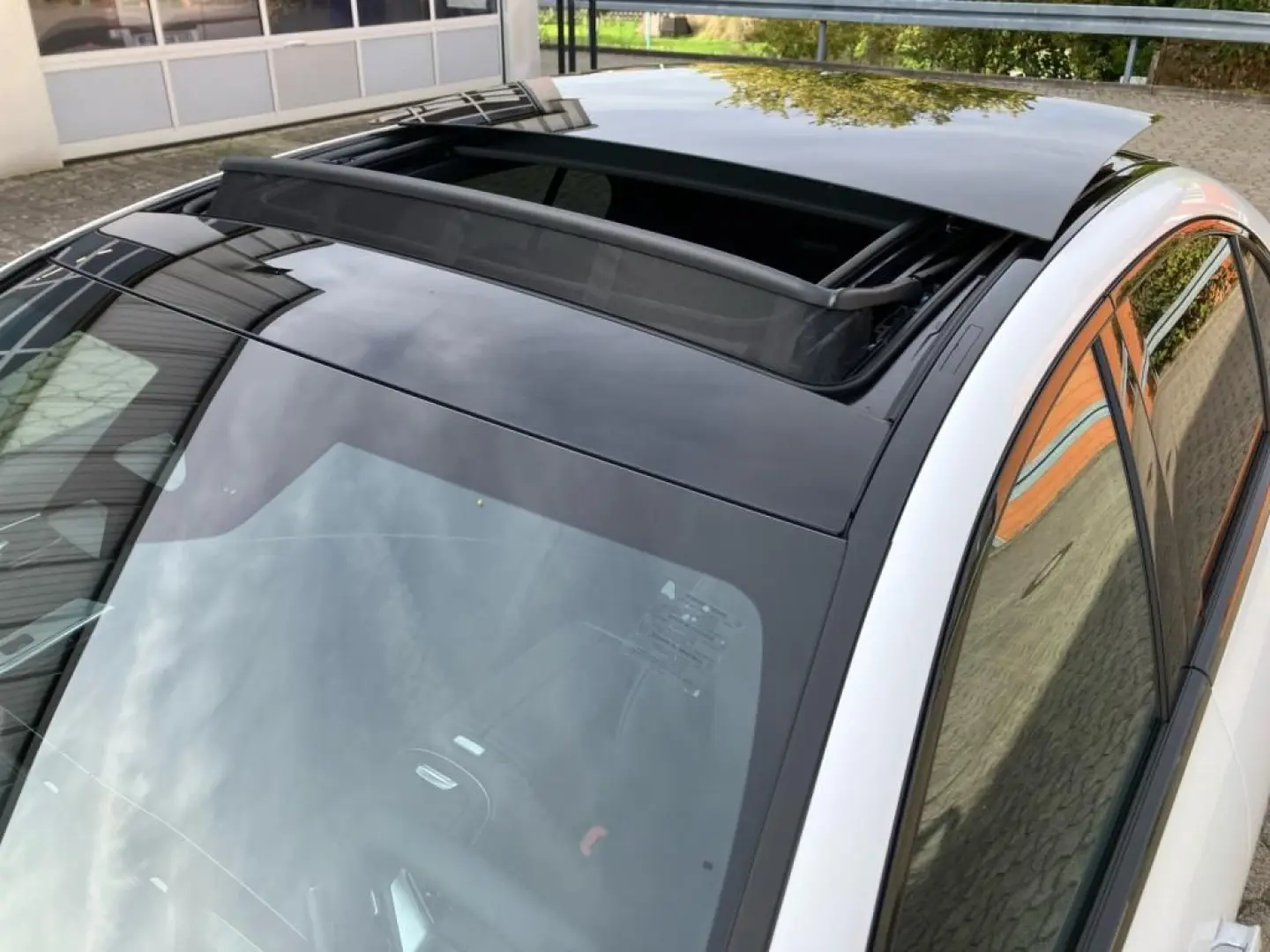 E 200 AMG Superscreen Night Panorama-SD