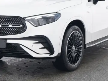 GLC 300e AMG Prem  AHK DISTR BUR3D Night HUD 360