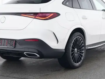 GLC 300e AMG Prem  AHK DISTR BUR3D Night HUD 360