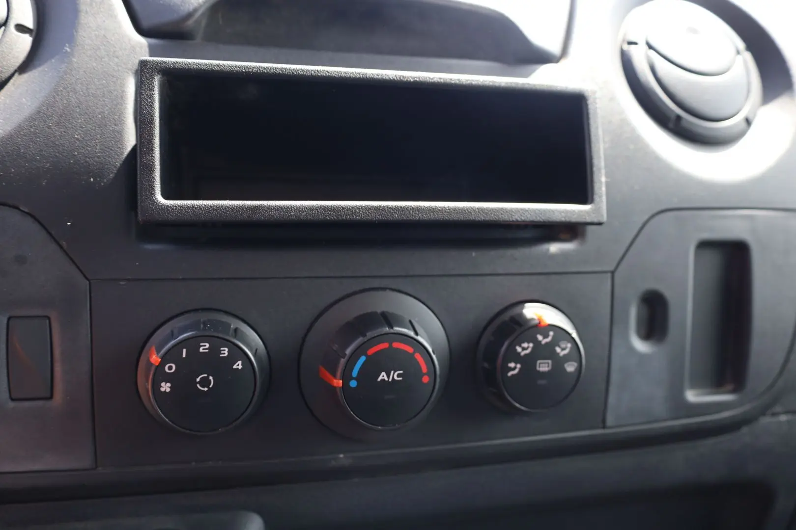 Renault Master Basculabil 2.3 L2 130 CP