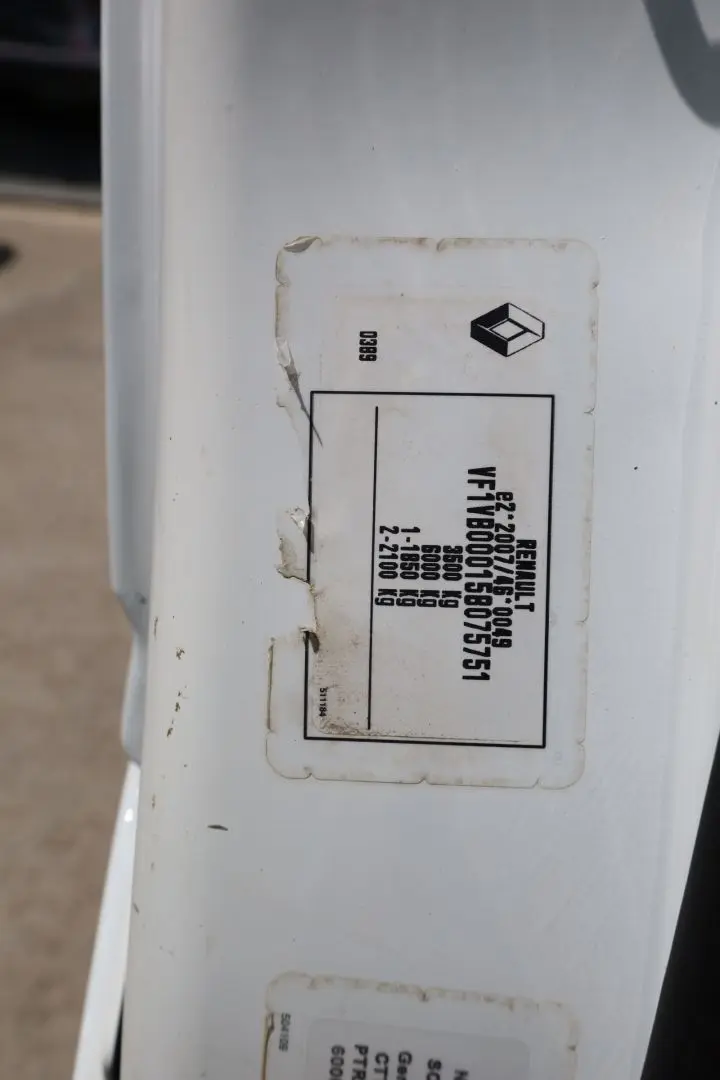 Renault Master Basculabil 2.3 L2 130 CP