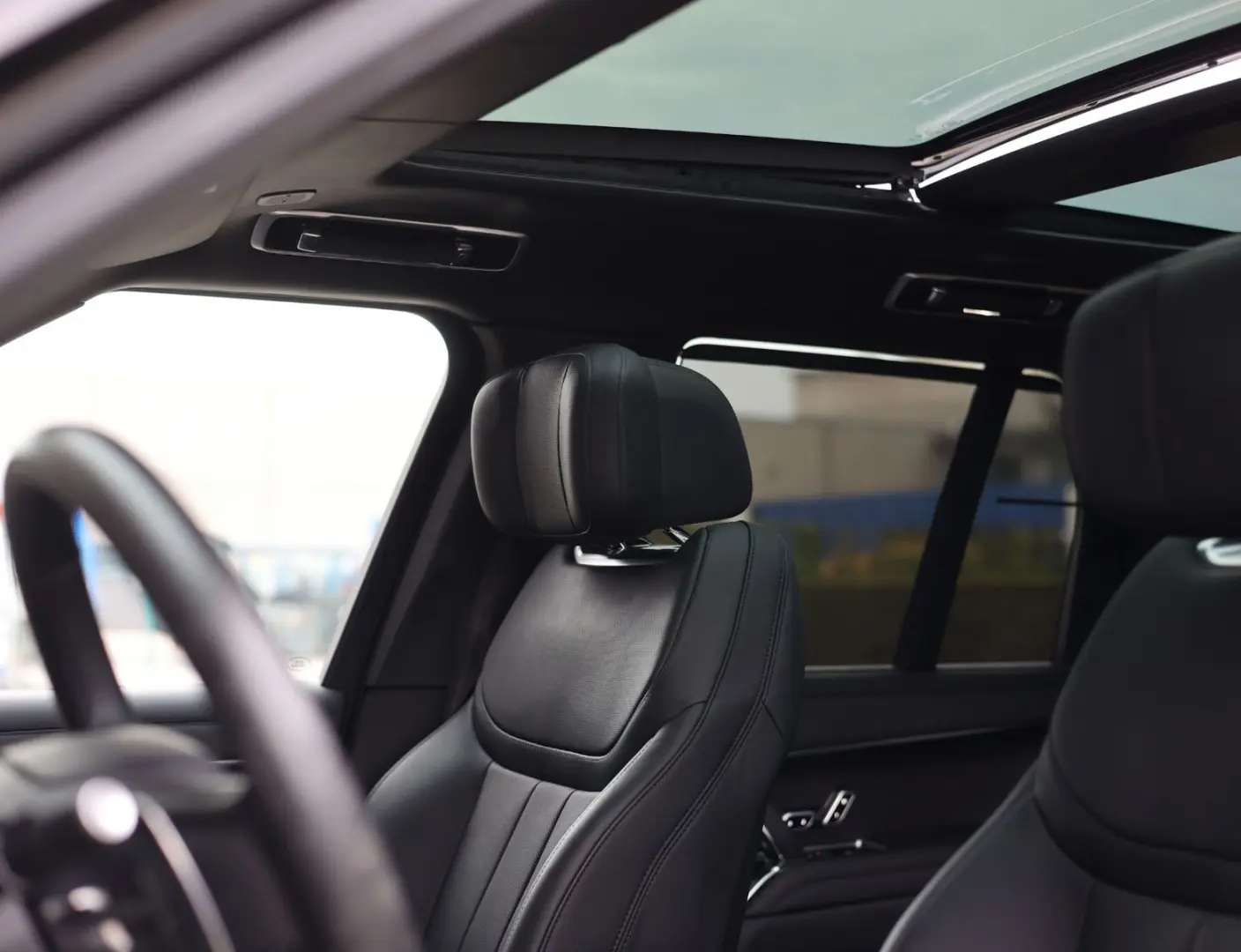 Range Rover P550e Autobiography   23 Inch - SV