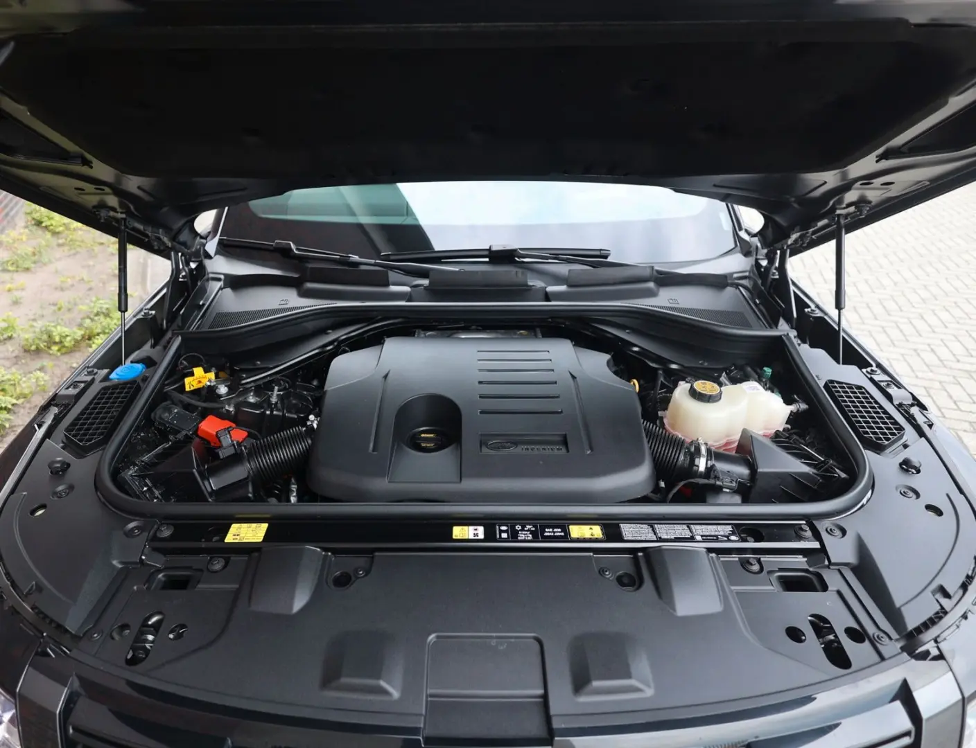 Range Rover P550e Autobiography   23 Inch - SV