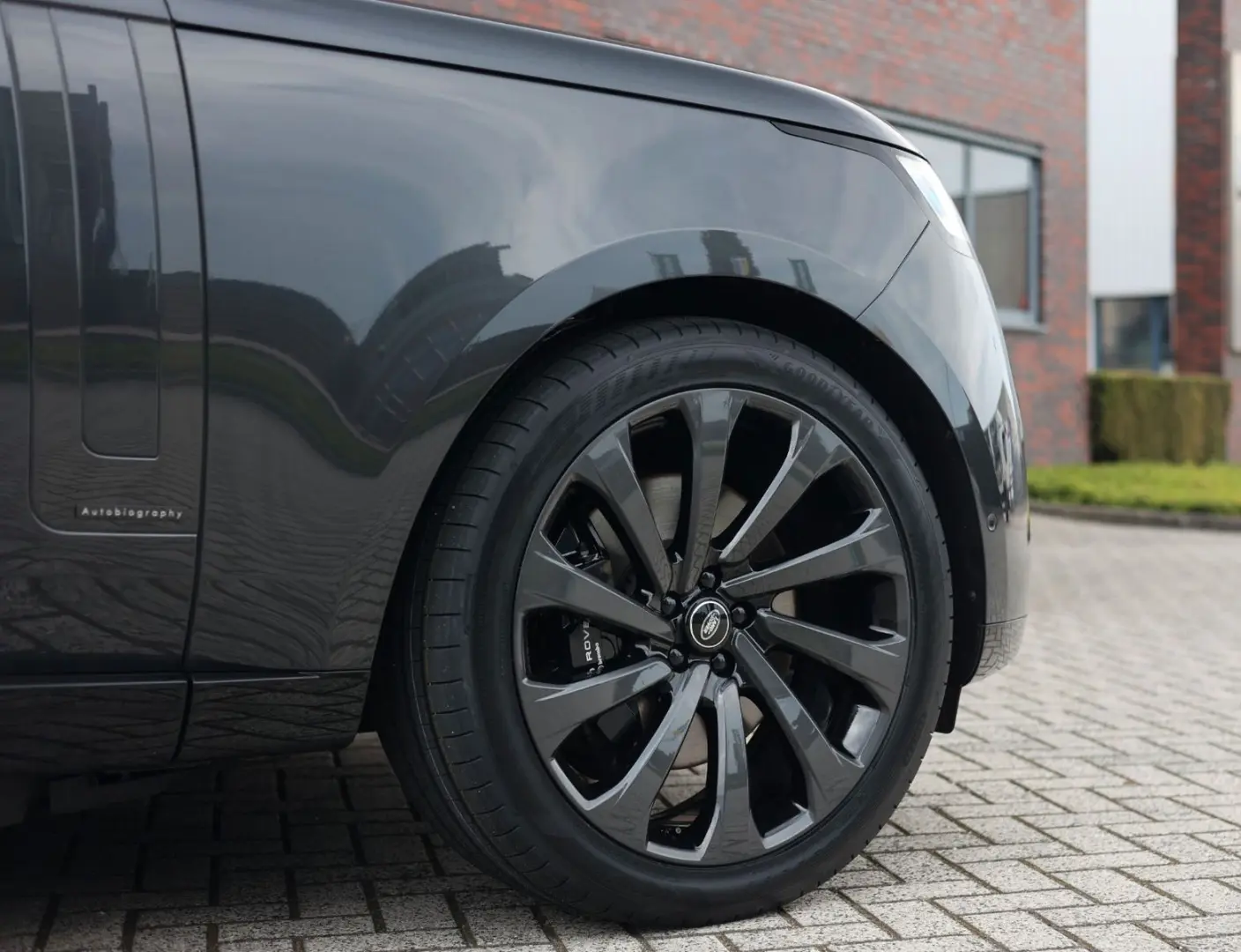 Range Rover P550e Autobiography   23 Inch - SV