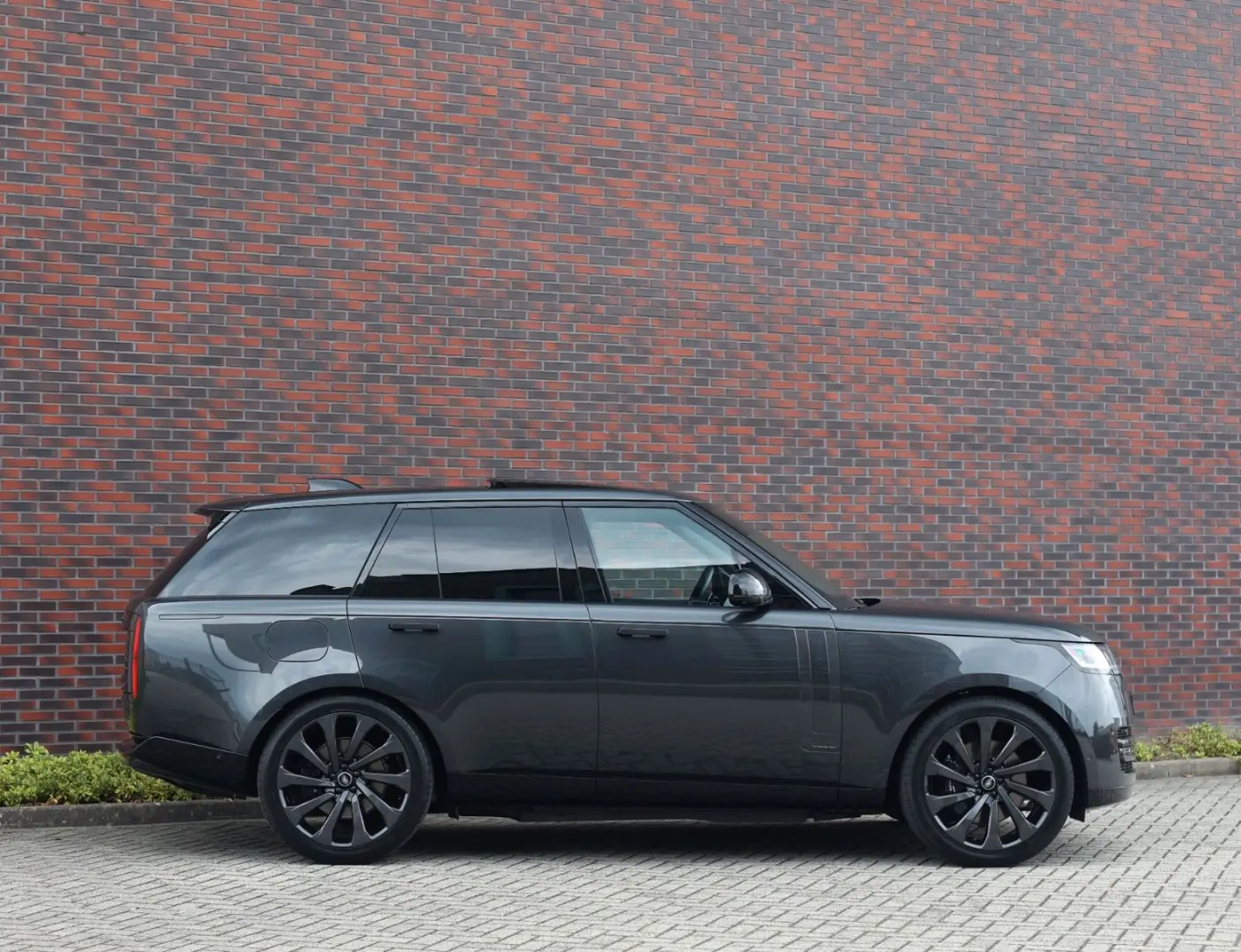 Range Rover P550e Autobiography   23 Inch - SV