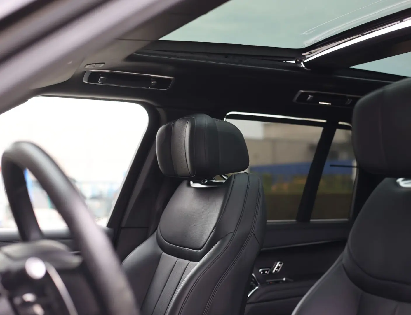 Range Rover P550e Autobiography   23 Inch - SV