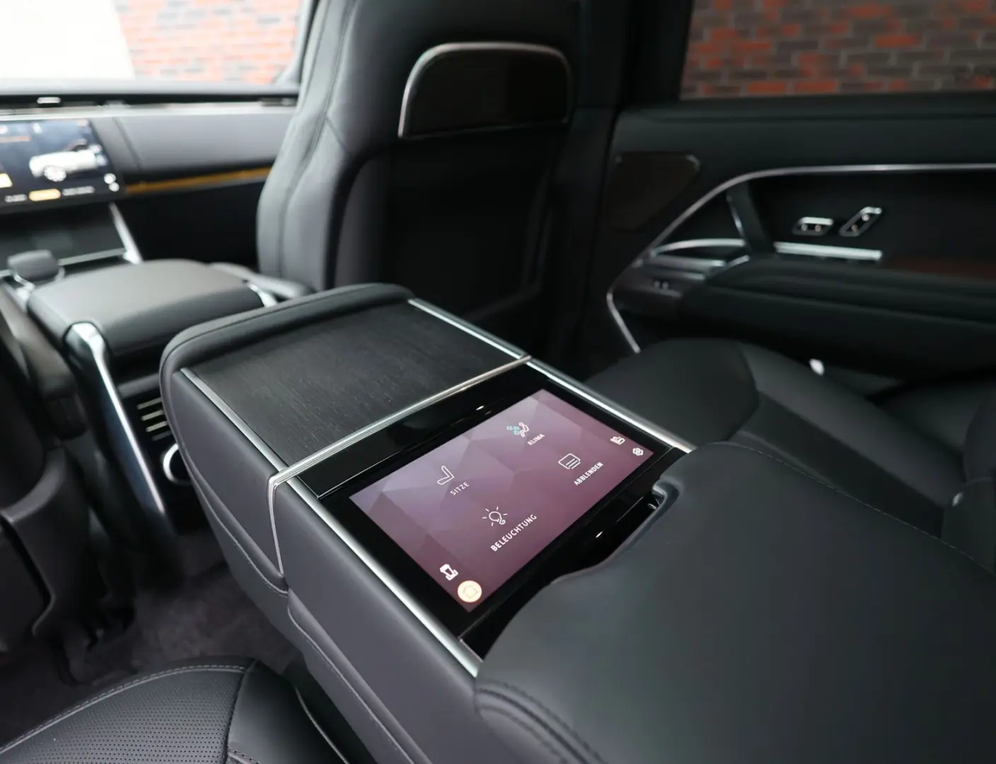 Range Rover P550e Autobiography   23 Inch - SV