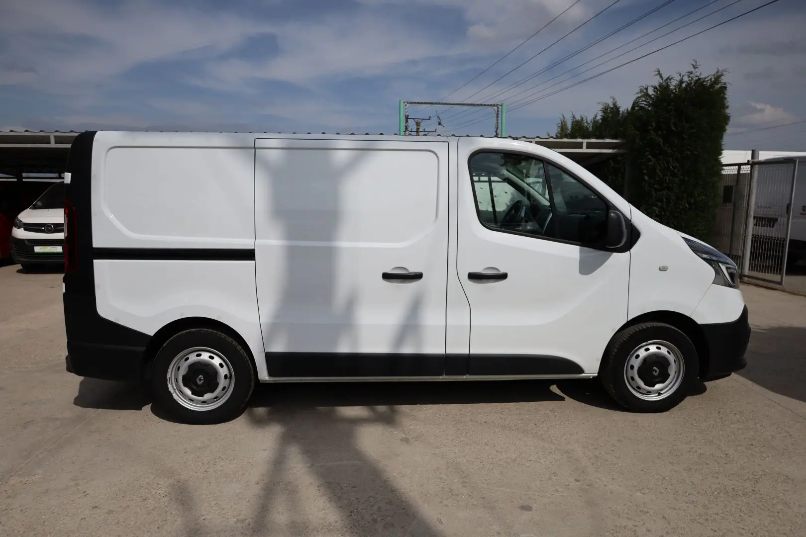 Renault Trafic L1H1 2.0 DCI 120hp