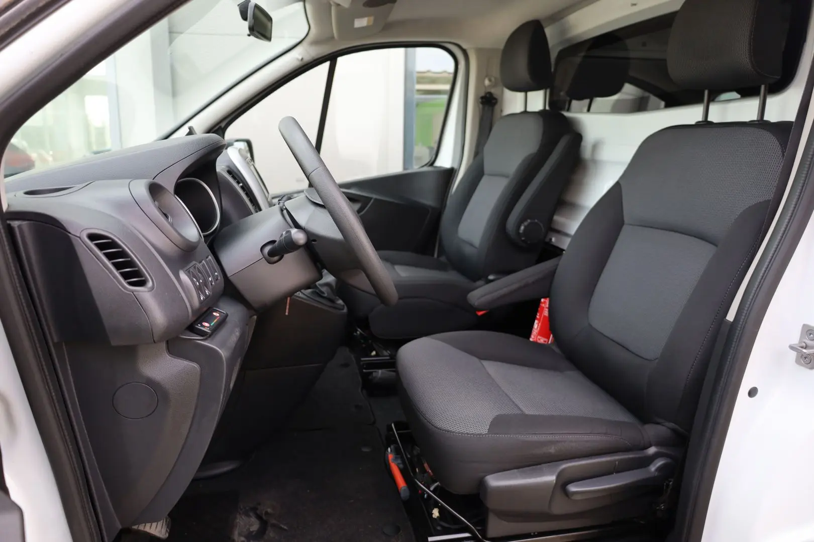 Renault Trafic L1H1 2.0 DCI 120hp