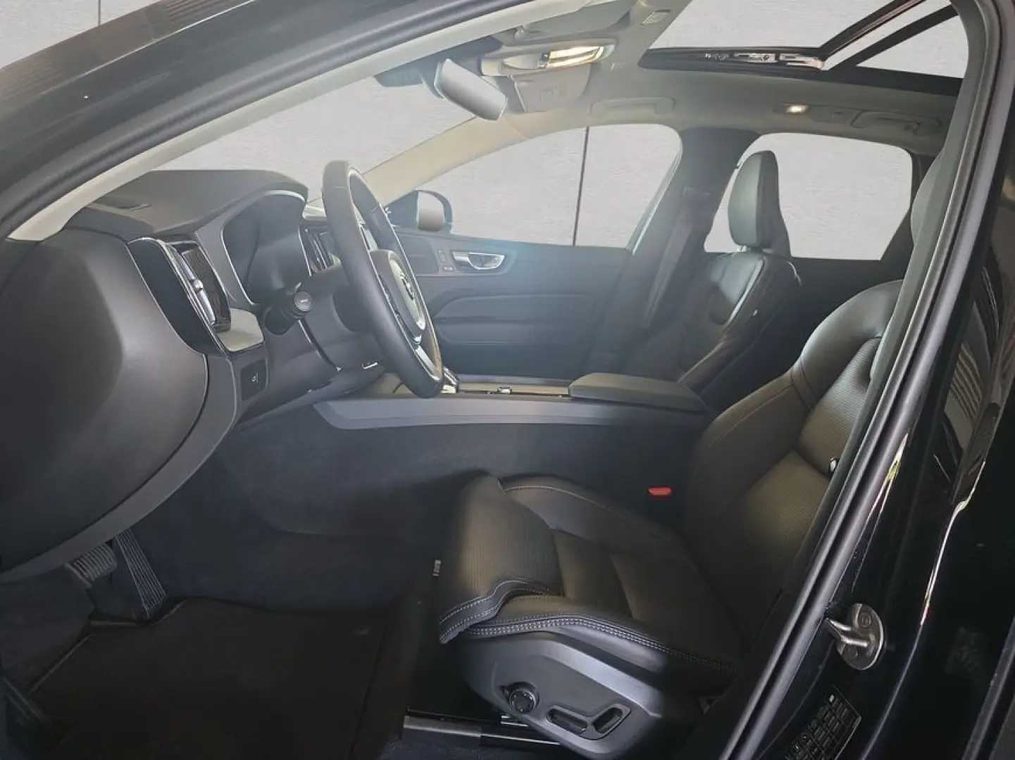 XC60 B5 B AWD Plus Dark