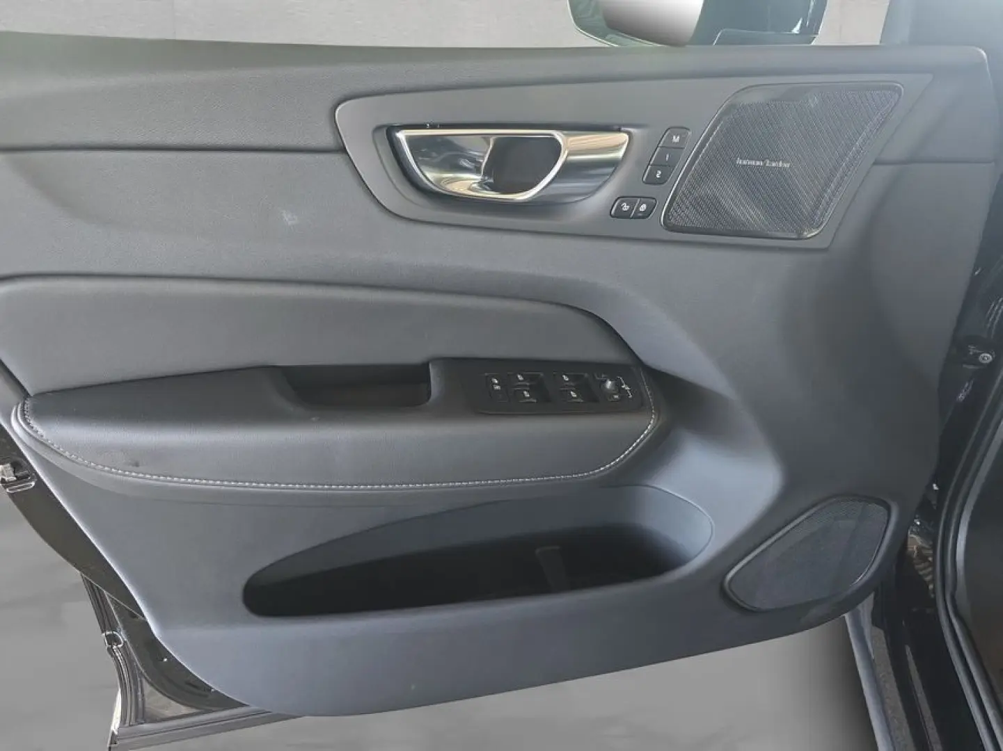 XC60 B5 B AWD Plus Dark