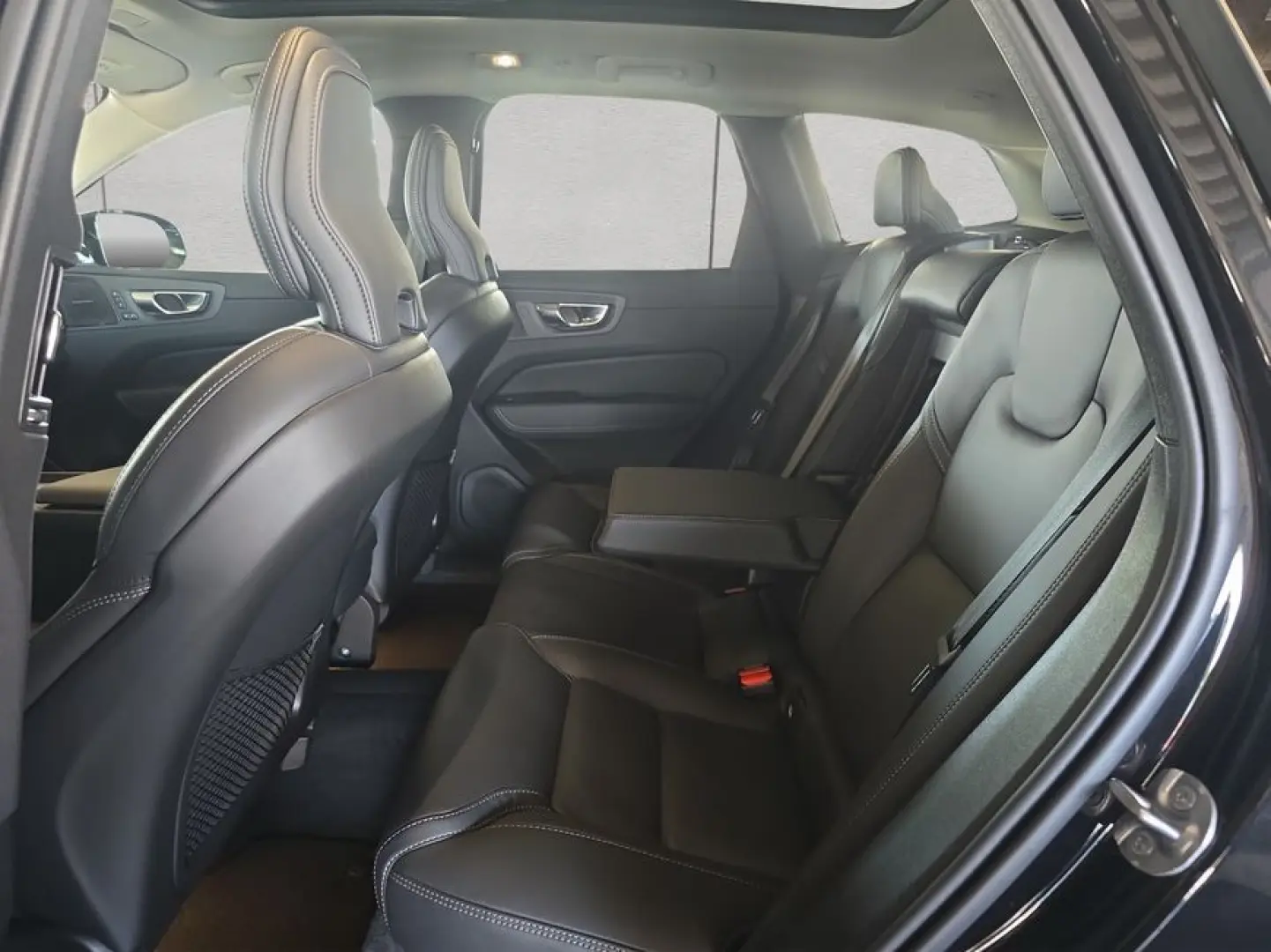 XC60 B5 B AWD Plus Dark