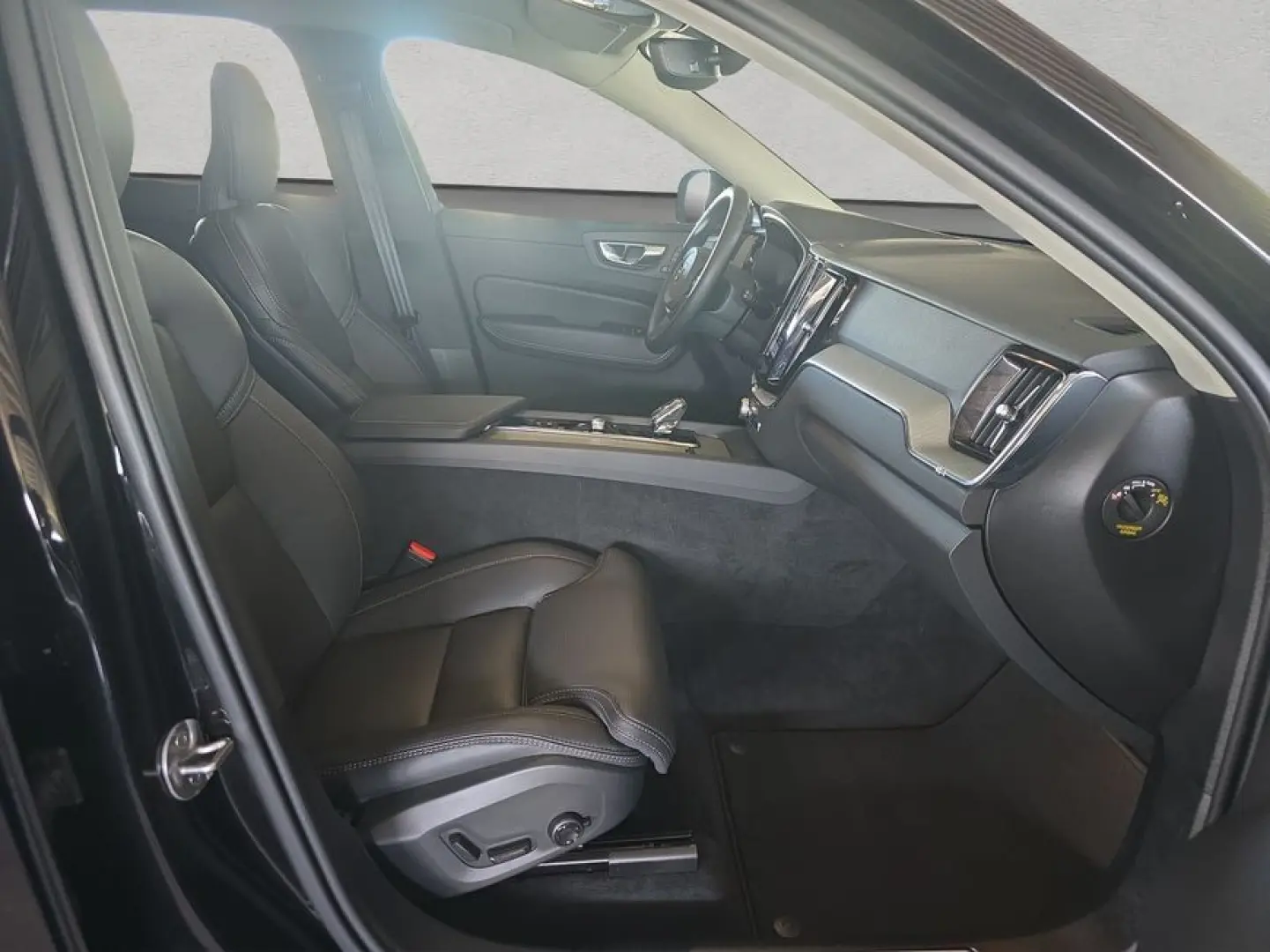 XC60 B5 B AWD Plus Dark