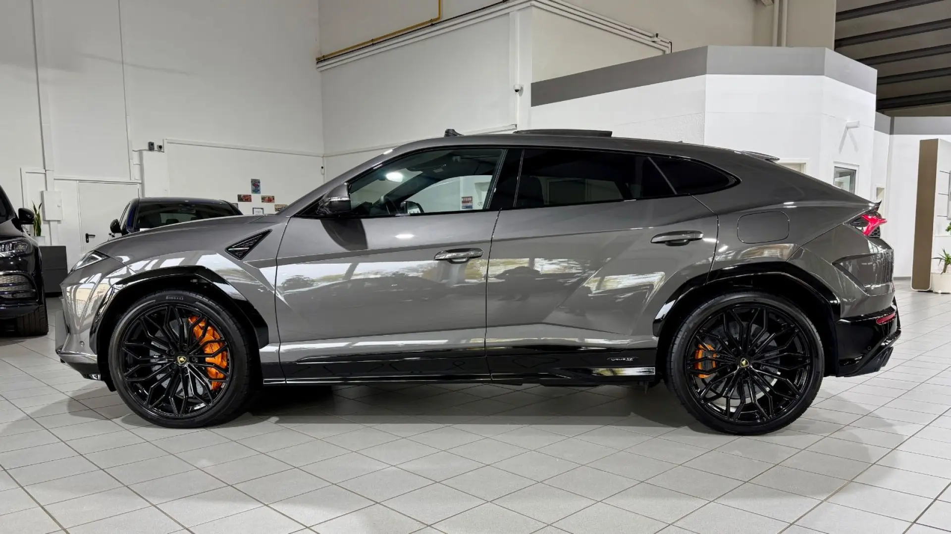 Urus SE 4.0 MY25 ANIMA B&O PANO HUD MASSAGE 23