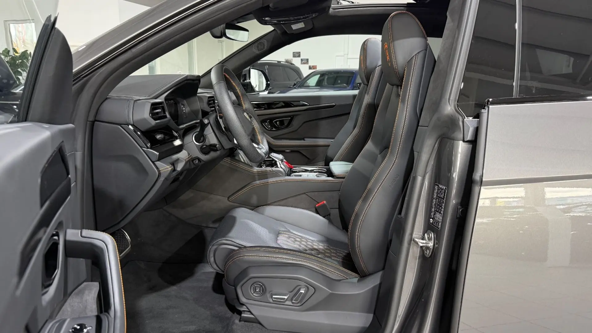 Urus SE 4.0 MY25 ANIMA B&O PANO HUD MASSAGE 23