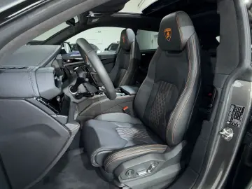 Urus SE 4.0 MY25 ANIMA B&O PANO HUD MASSAGE 23