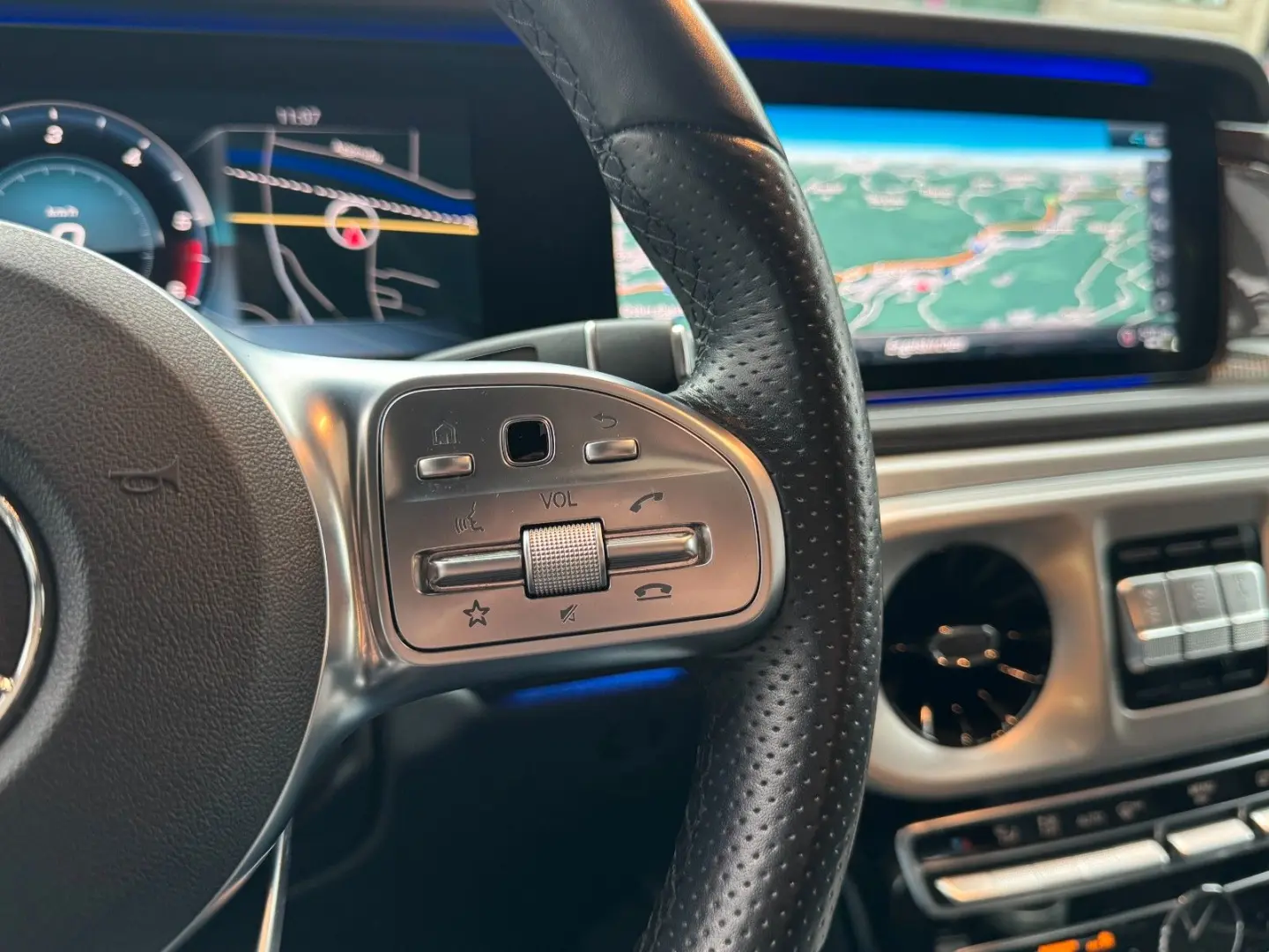 G 400d  AMG Burmester 360  Schiebedach Carbon