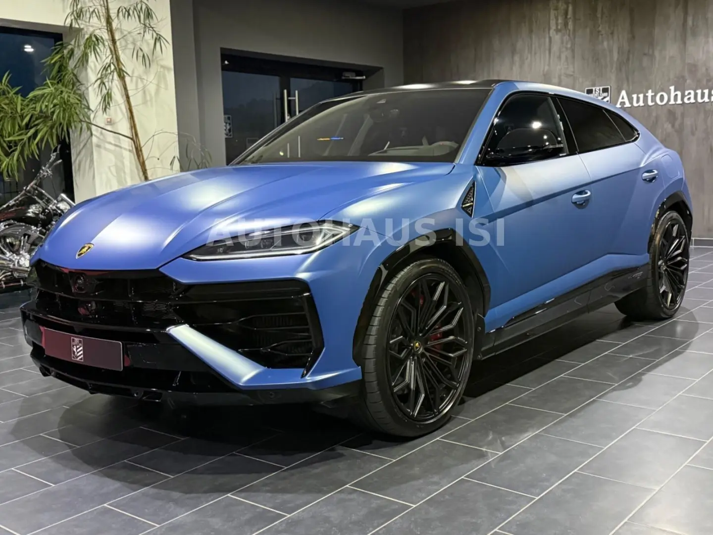Urus SE BLU GRIFO MATT AD-PERSONAM CARBON 3D B&O