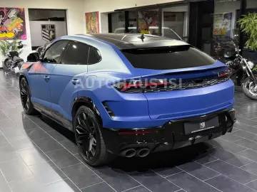 Urus SE BLU GRIFO MATT AD-PERSONAM CARBON 3D B&O