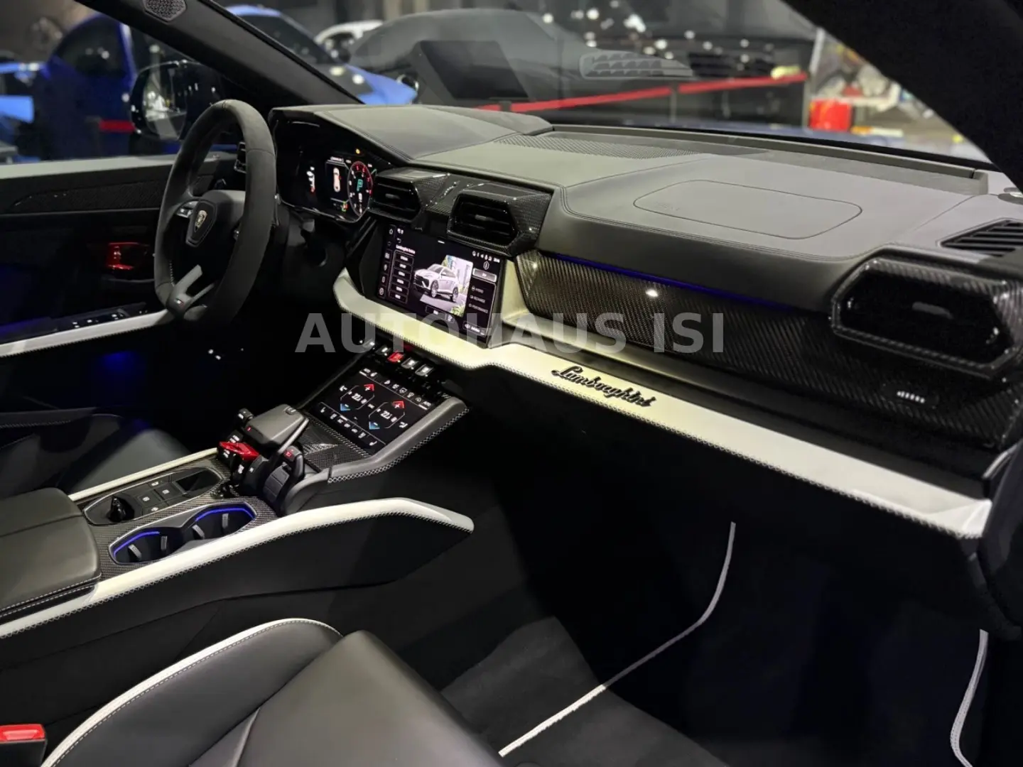 Urus SE BLU GRIFO MATT AD-PERSONAM CARBON 3D B&O