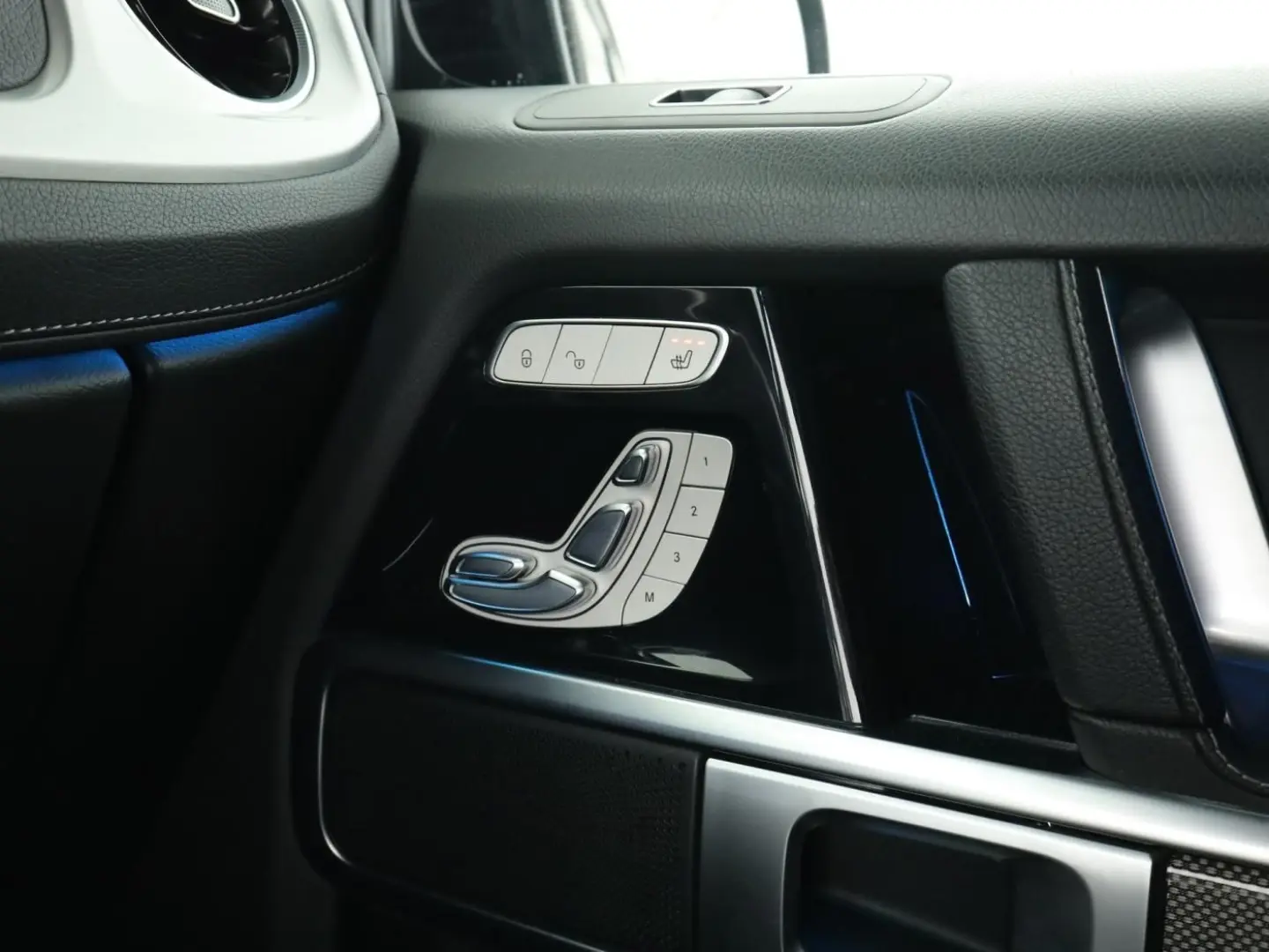 G 400 d  AHK Multibeam Standheizung 360 Kamera