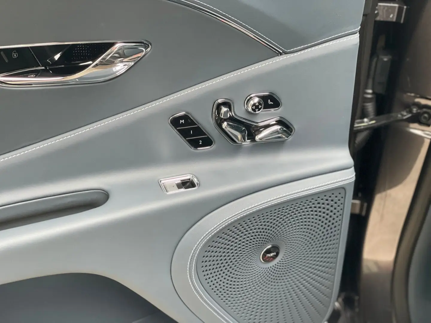 Flying Spur S 4.0 V8 - Naim Pano Park Heater