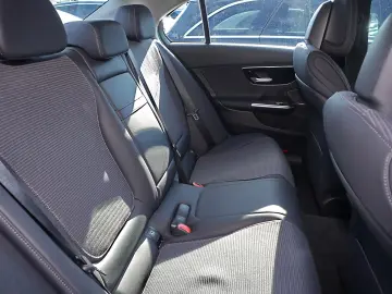 Mercedes-Benz C 180 Limuzină AVANTGARDE 360  AHK