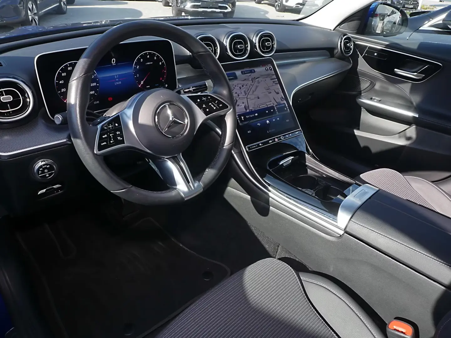 Mercedes-Benz C 180 Limuzină AVANTGARDE 360  AHK