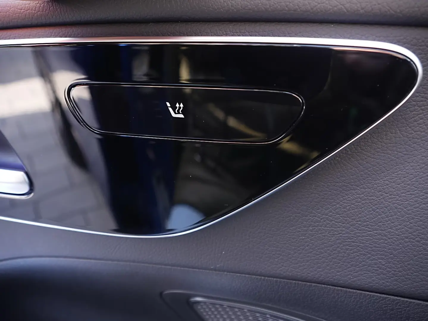 Mercedes-Benz C 180 Limuzină AVANTGARDE 360  AHK