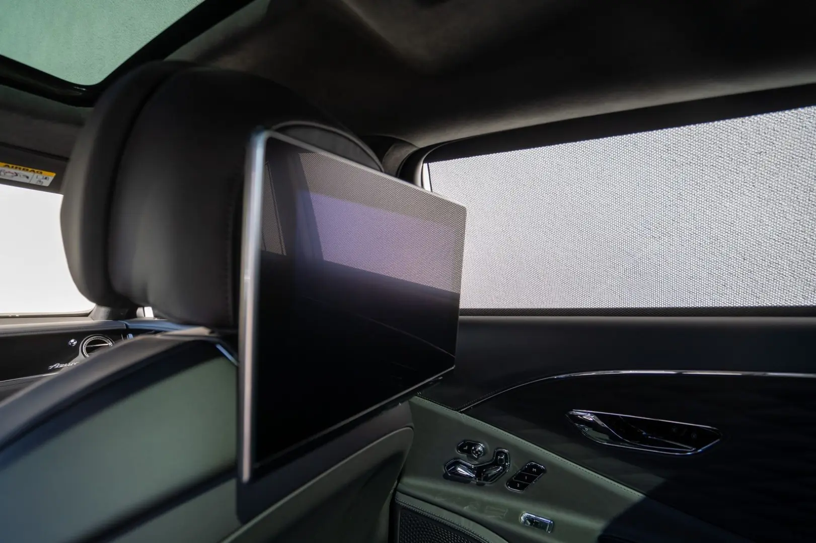 Flying Spur Azure V8  Naim  Rotating Display