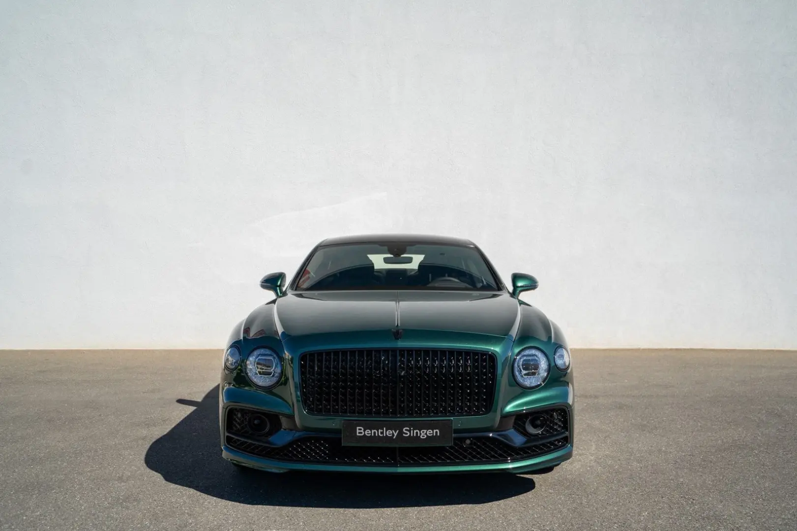 Flying Spur Azure V8  Naim  Rotating Display