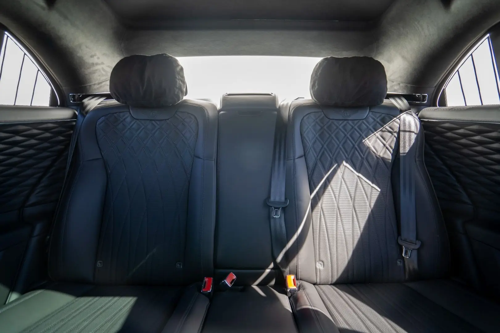 Flying Spur Azure V8  Naim  Rotating Display