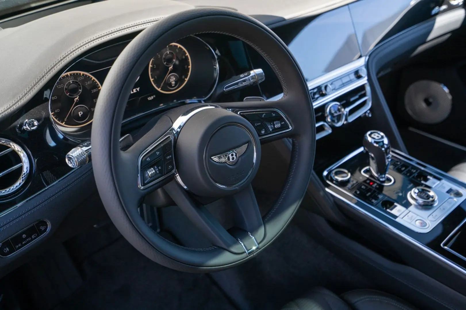 Flying Spur Azure V8  Naim  Rotating Display